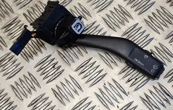 Skoda Octavia Mk2 (1Z) Wiper control stalk 1K0953519A 01203506 20350642525161