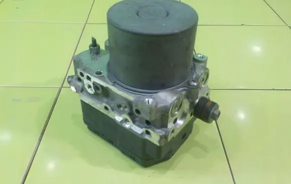 Lexus IS 220D-250-350 ABS Pump 8954153130