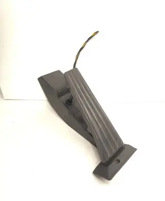 BMW 1 E81 E87 Accelerator throttle pedal 6766930