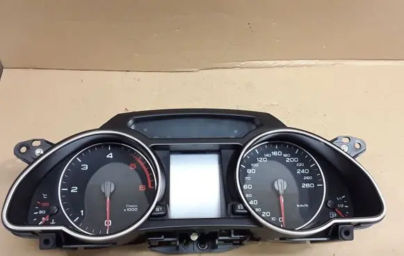 Audi A5 8T 8F Speedometer (instrument cluster) 8T0920931D