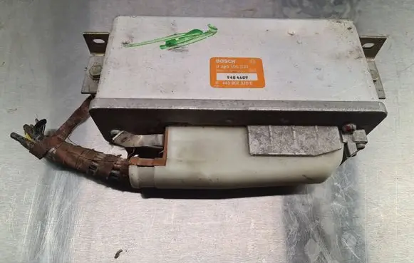 Audi 80 90 B3 ABS control unit/module 0265100037 443907379C 9484689