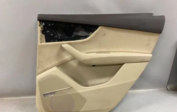 Audi Q7 4M Rear door card panel trim 4M0868068B 4M0867318B