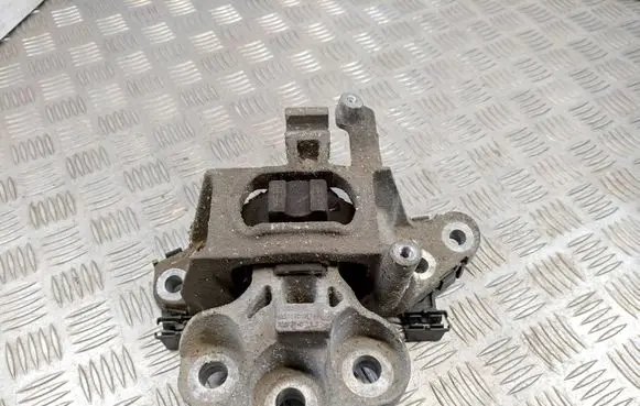 Opel Astra K Engine mount bracket 39070281