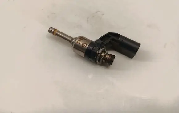 Porsche Cayenne (92A) Fuel injector 03H906036