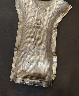 BMW X6 G06 Exhaust heat shield 7424930