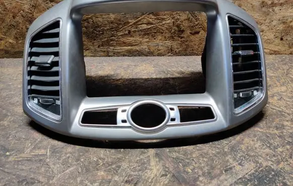 Chevrolet Captiva Dash center air vent grill AKE42535 20865683
