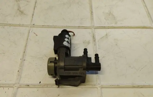 Skoda Superb B5 (3U) Vacuum valve 1J0906283C