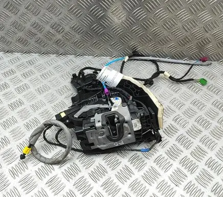 Mercedes-Benz C W205 Front door lock A2220063999 A0997203500