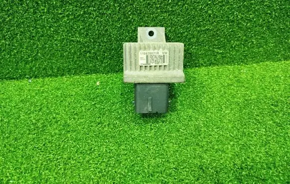 Renault Master III Glow plug pre-heat relay 110678071R