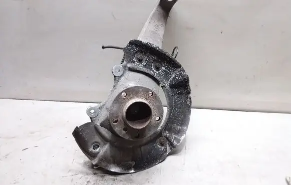 Front wheel hub spindle knuckle