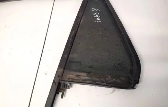 Hyundai Santa Fe Rear vent window glass 
