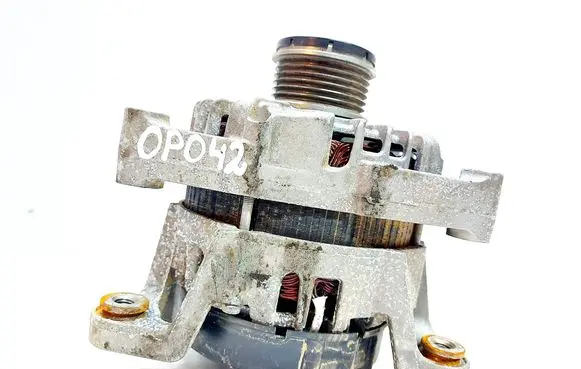 Opel Mokka Generator/alternator 13577154 2611889B