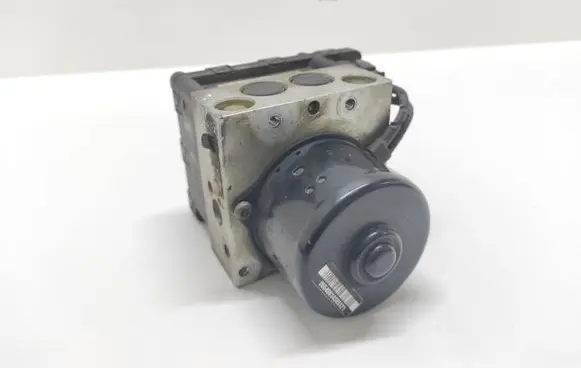 Volkswagen Golf IV ABS Pump 1J0907379P 10094903313 7M3614111H