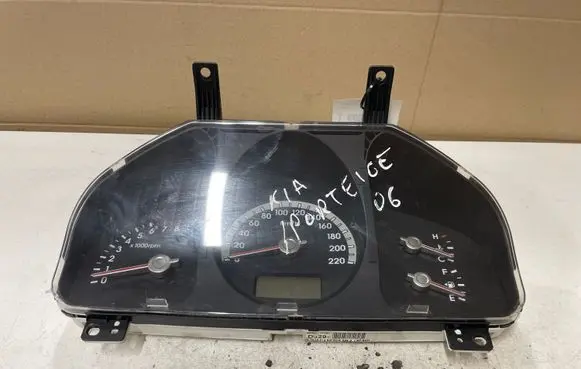 KIA Sportage Speedometer (instrument cluster) 940031F291