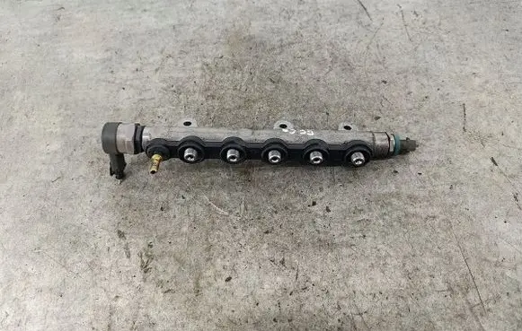 Renault Espace IV Fuel main line pipe 