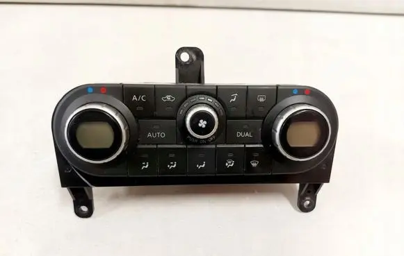 Nissan Qashqai Climate control/heater control trim 27500BR40B