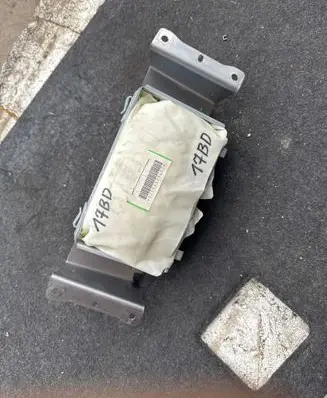 Mazda 3 I Passenger airbag 