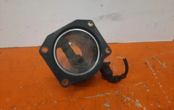 Audi A4 S4 B5 8D Mass air flow meter 058133471