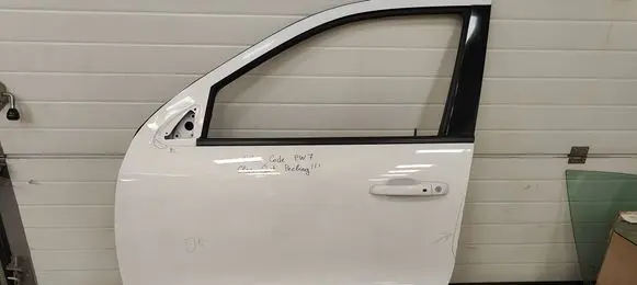 Dodge Durango III Front door 