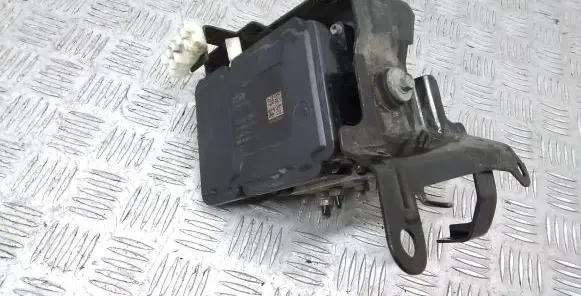 Nissan Navara D40 ABS Pump 476605X21A