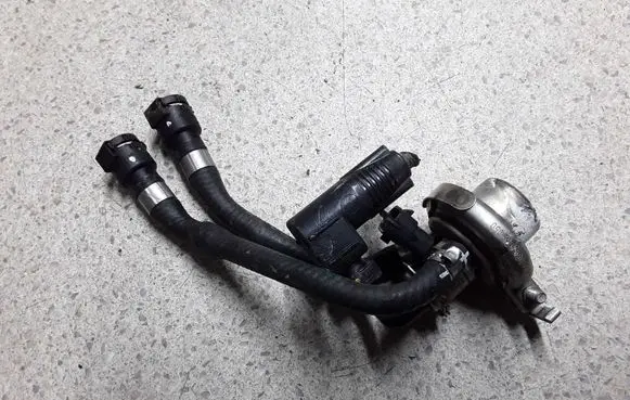 Volkswagen Touareg II AdBlue injector 0444025025
