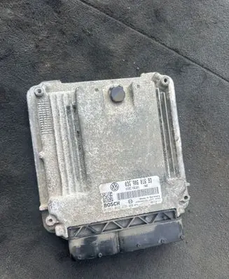 Skoda Octavia Mk2 (1Z) Engine control unit/module 03G906016BD 0281012236 1039S08153