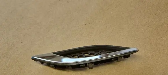 Maserati Ghibli Fender grill 670028906