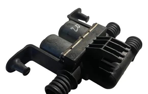BMW 7 E65 E66 Coolant heater control valve 6906652 64116906652