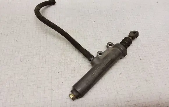Mercedes-Benz C W202 Clutch master cylinder 2022900112