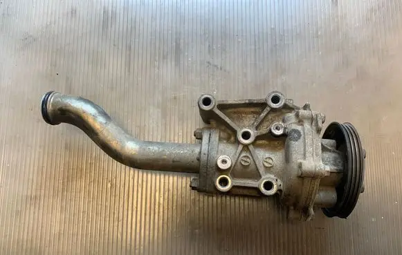 Mitsubishi Outlander Water pump