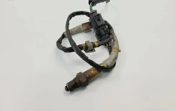 Volkswagen PASSAT Lambda probe sensor 06F906262H
