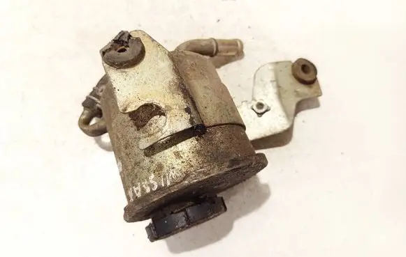 Nissan Prairie Power steering fluid tank/reservoir