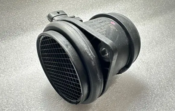 Volvo XC90 Mass air flow meter 30677999 0281002730