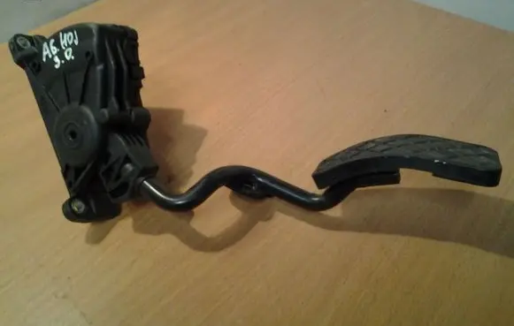 Audi A6 S6 C6 4F Accelerator throttle pedal 4F2721523 6PV00898402