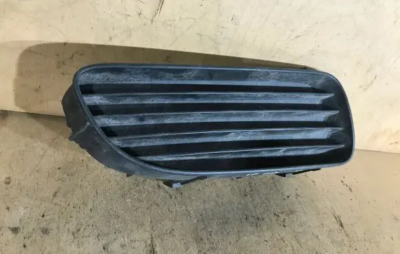 Toyota Corolla E110 Front bumper lower grill 8148112040