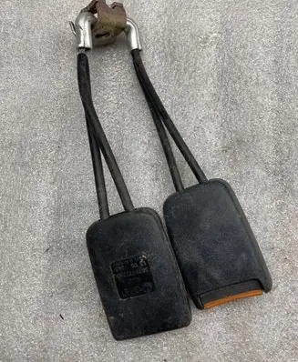 Seat Toledo III (5P) Middle seatbelt buckle (rear) 578577390