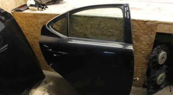 Lexus IS 220D-250-350 Rear door