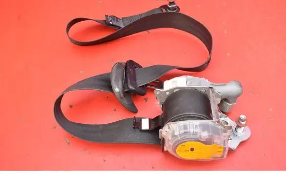 Hyundai i20 (PB PBT) Front seatbelt 