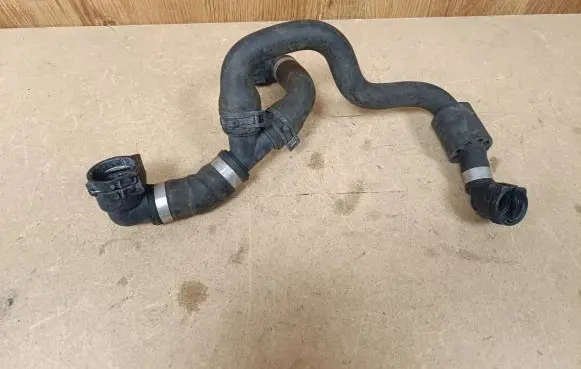 Mercedes-Benz GLC X253 C253 Engine coolant pipe/hose A2135016982
