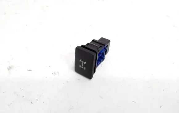 Toyota Hilux (AN120, AN130) Other switches/knobs/shifts 15E122