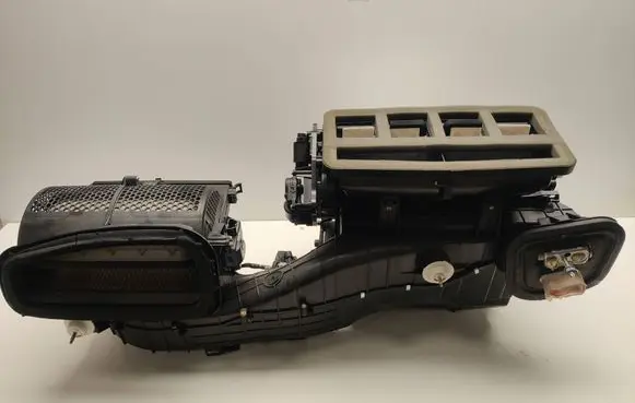 Dodge Durango III Interior heater climate box assembly P68412082AF TPYER3222H0119 FK398013