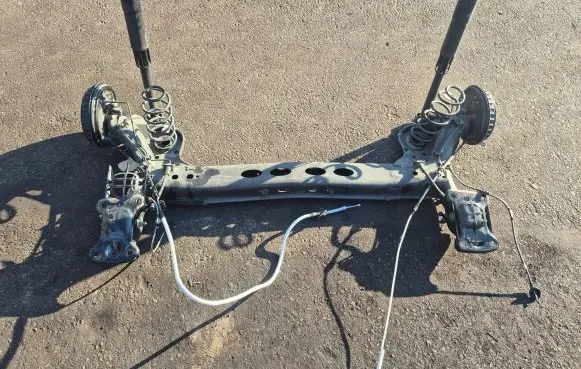 Volkswagen Polo VI Rear axle beam 