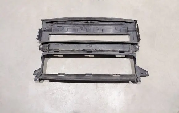 Volvo XC40 Intercooler air guide/duct channel 32227593