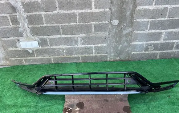 Volvo XC90 Front bumper lower grill 31663528