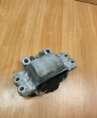 Audi A3 S3 8P Engine mount bracket 1K0199555 3318205 UN46