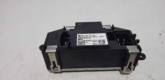 Volkswagen PASSAT B6 Heater blower motor/fan resistor 3C0907521