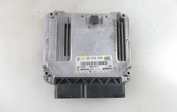 Opel Insignia A Engine control unit/module 0281015774 55573539