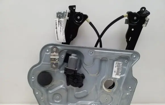 Nissan Qashqai Front door window regulator with motor 80770JD00A