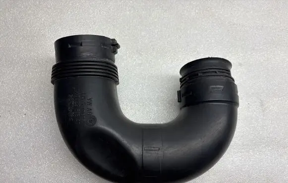 Volkswagen PASSAT B6 Air intake hose/pipe 1K0129618
