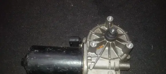 BMW 5 E39 Wiper motor